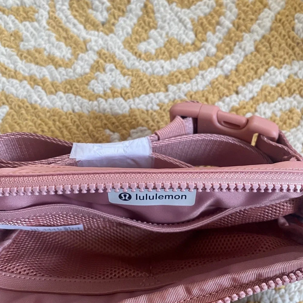 Lululemon Everywhere Belt Bag in Pink Pastel NWT